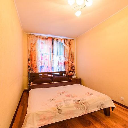 Apartment On Hryhoriia Chuprynky Киев Экстерьер фото