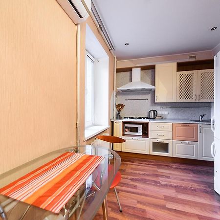 Apartment On Hryhoriia Chuprynky Киев Экстерьер фото
