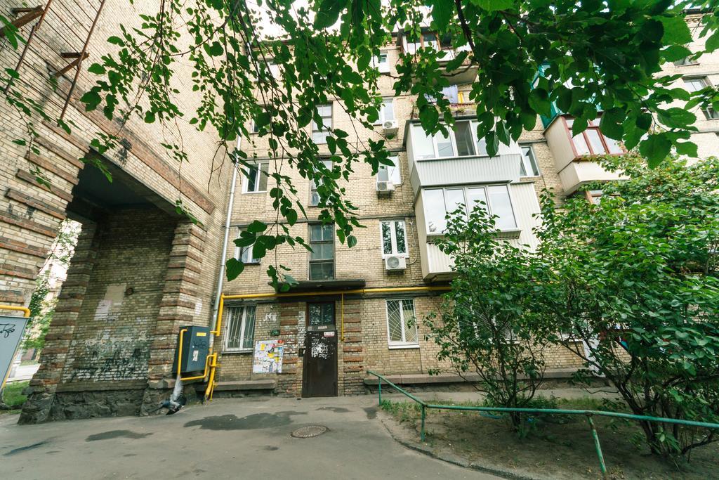 Apartment On Hryhoriia Chuprynky Киев Экстерьер фото