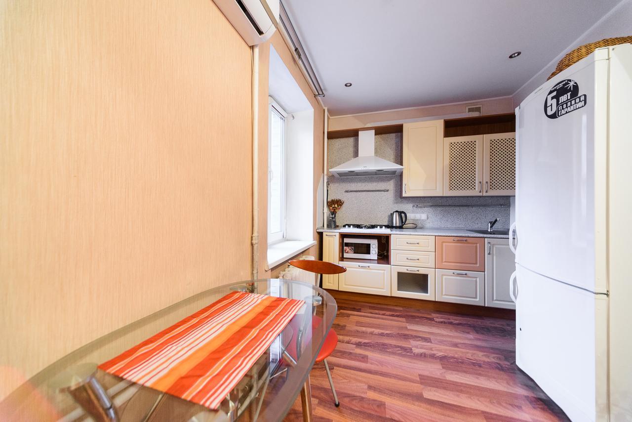 Apartment On Hryhoriia Chuprynky Киев Экстерьер фото