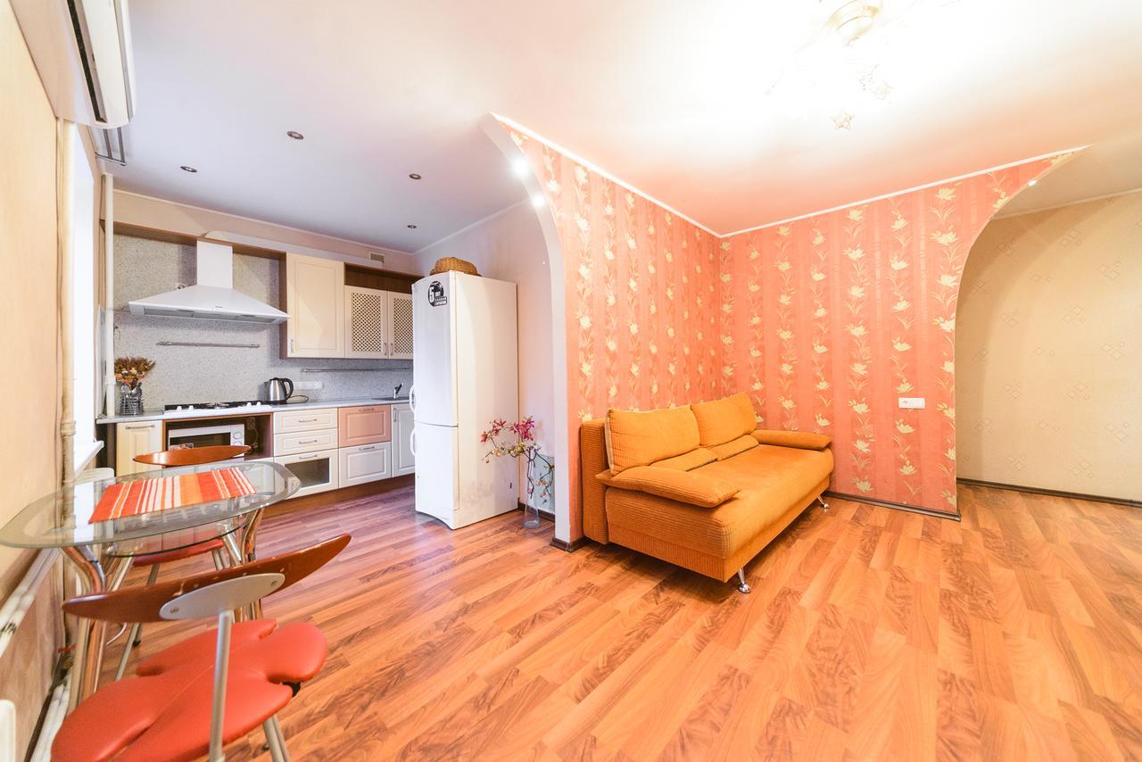 Apartment On Hryhoriia Chuprynky Киев Экстерьер фото