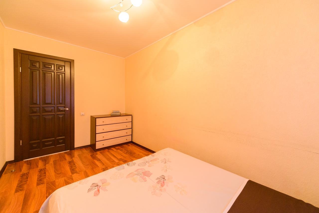 Apartment On Hryhoriia Chuprynky Киев Экстерьер фото