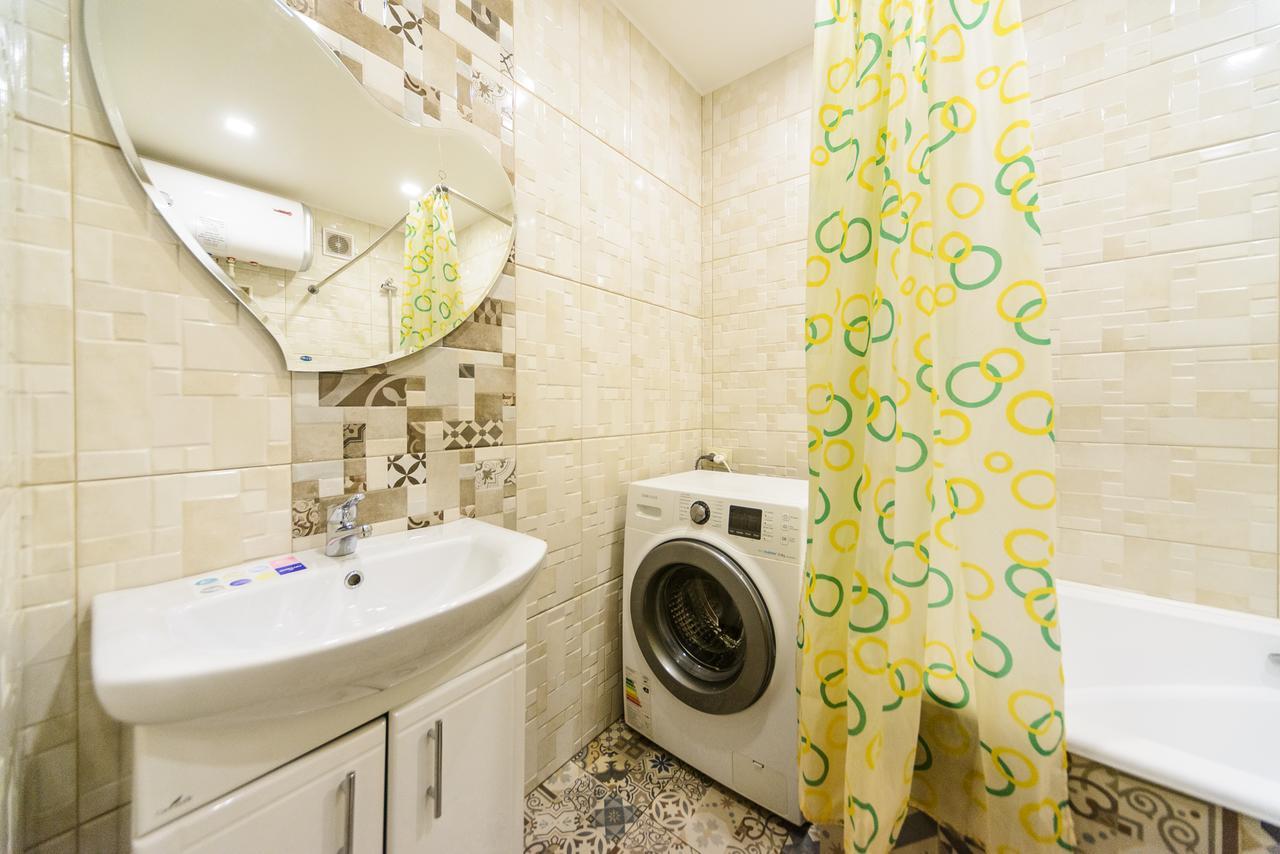Apartment On Hryhoriia Chuprynky Киев Экстерьер фото