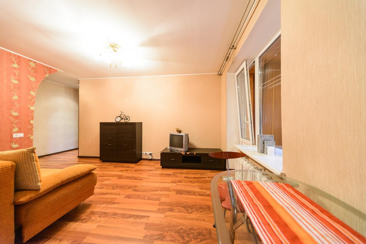 Apartment On Hryhoriia Chuprynky Киев Экстерьер фото