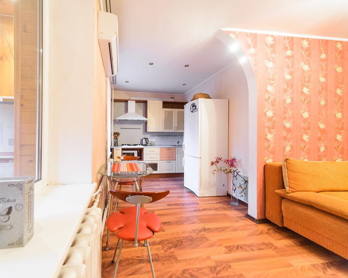 Apartment On Hryhoriia Chuprynky Киев Экстерьер фото