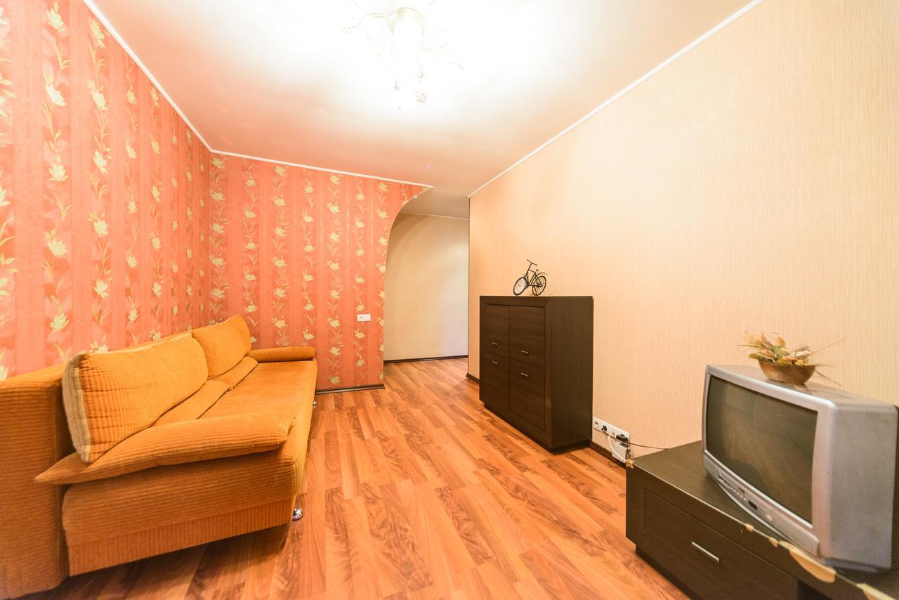 Apartment On Hryhoriia Chuprynky Киев Экстерьер фото